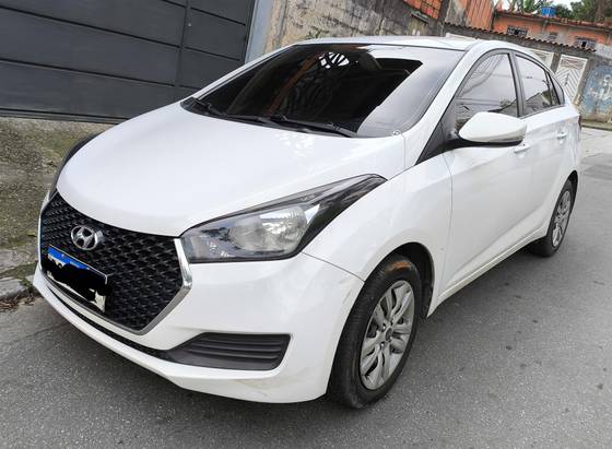 HYUNDAI HB20S 1.0 COMFORT PLUS 12V FLEX 4P MANUAL